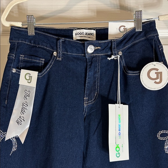 GOGO Jeans Mid-Rise Wide Leg Women's Jeans W/ Rhinestone Bows - Picture 3 of 13